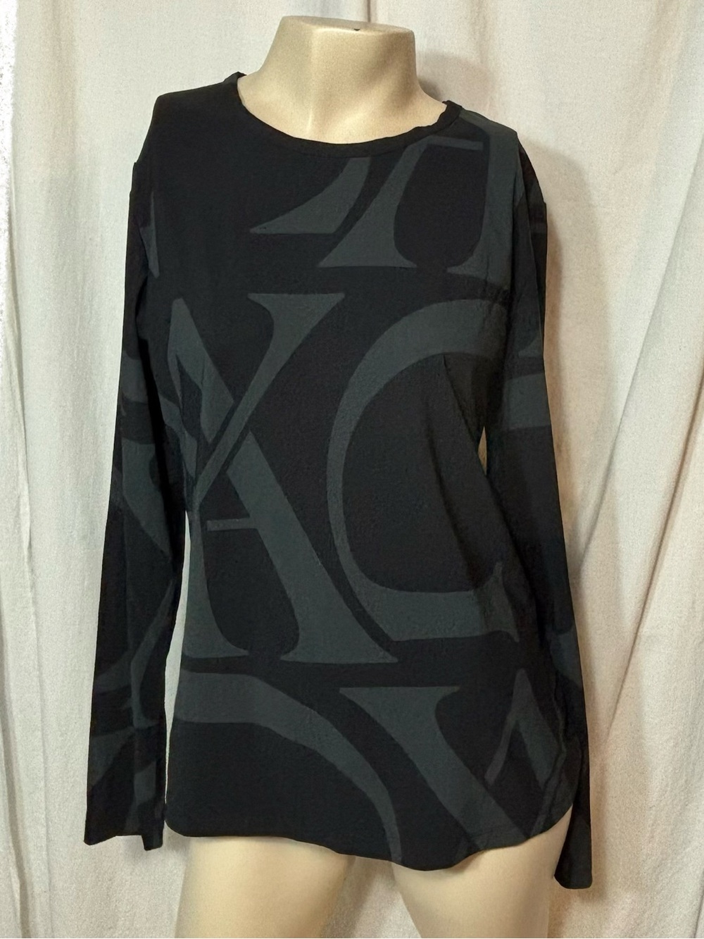 YAGYA Fitted black long sleeve signature monogram shirt size medium